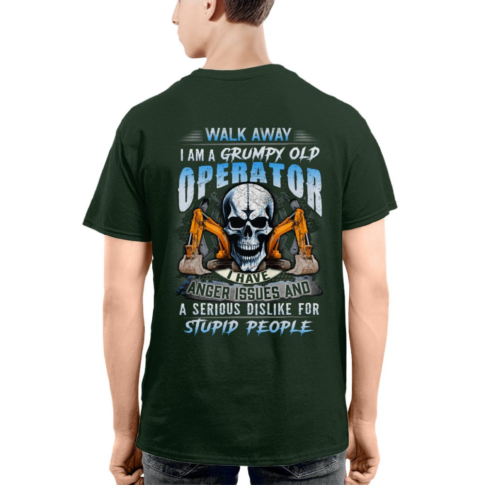 ANGERISSUES17-OPERATOR - grunx260804-0176