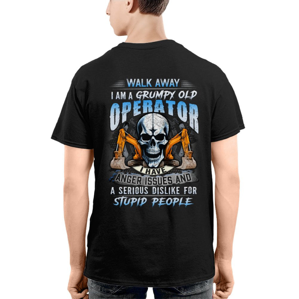 ANGERISSUES17-OPERATOR - grunx260804-0176