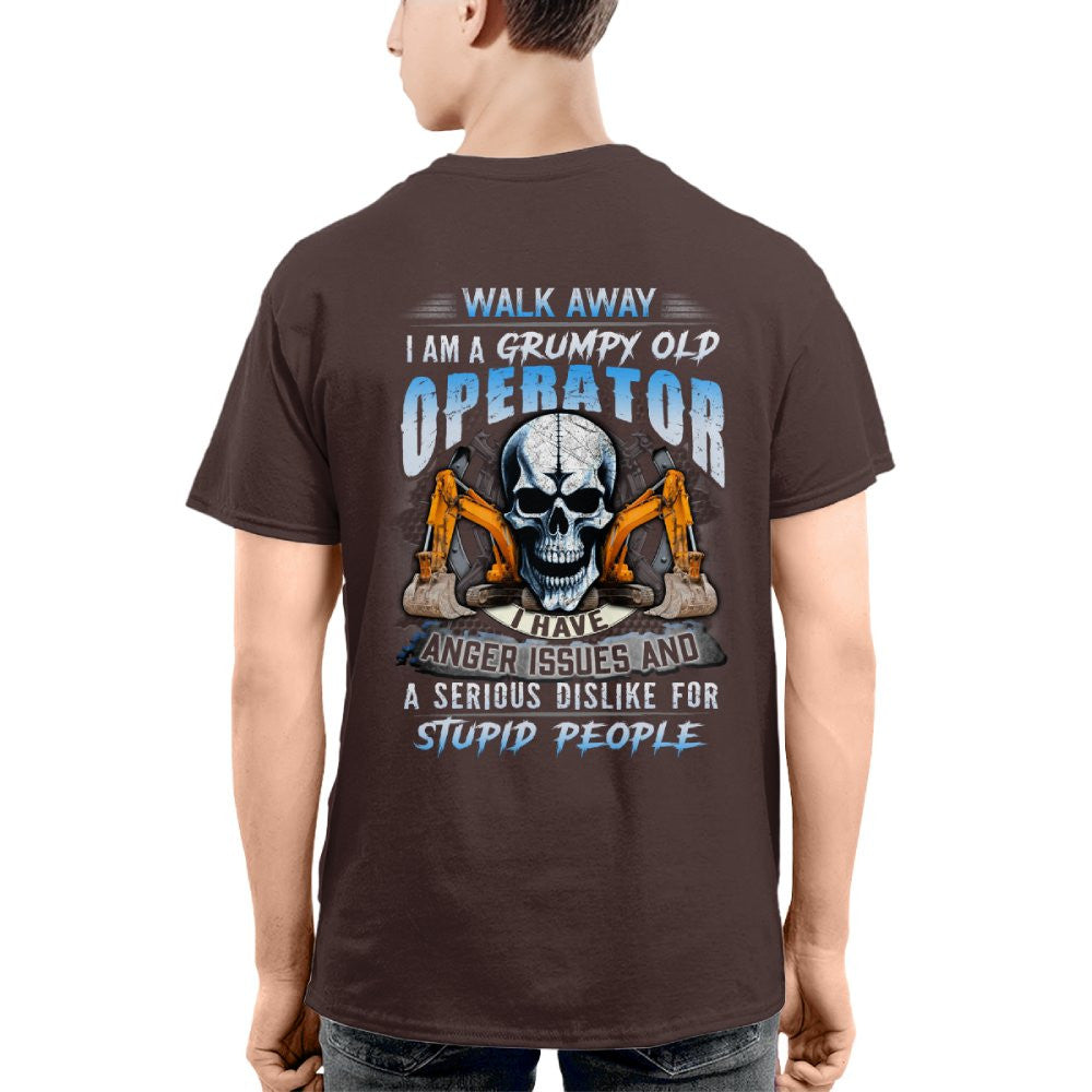 ANGERISSUES17-OPERATOR - grunx260804-0176
