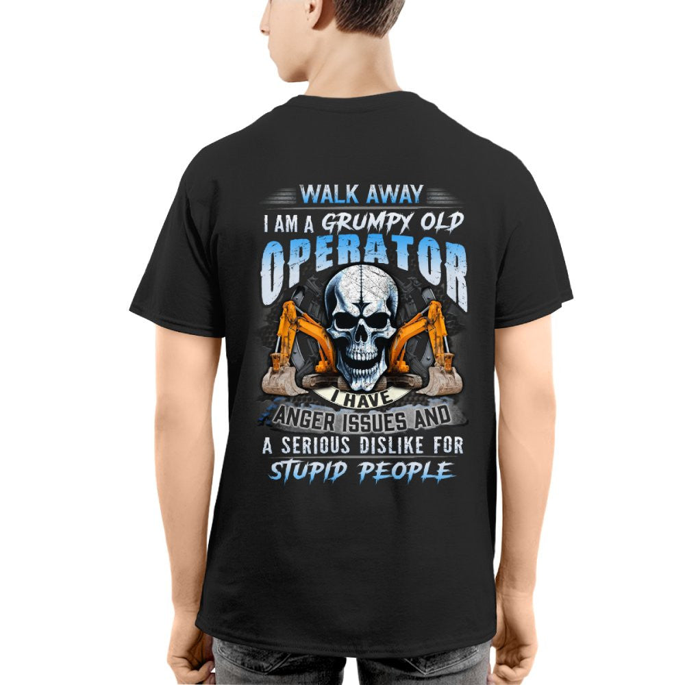 ANGERISSUES17-OPERATOR - grunx260804-0176