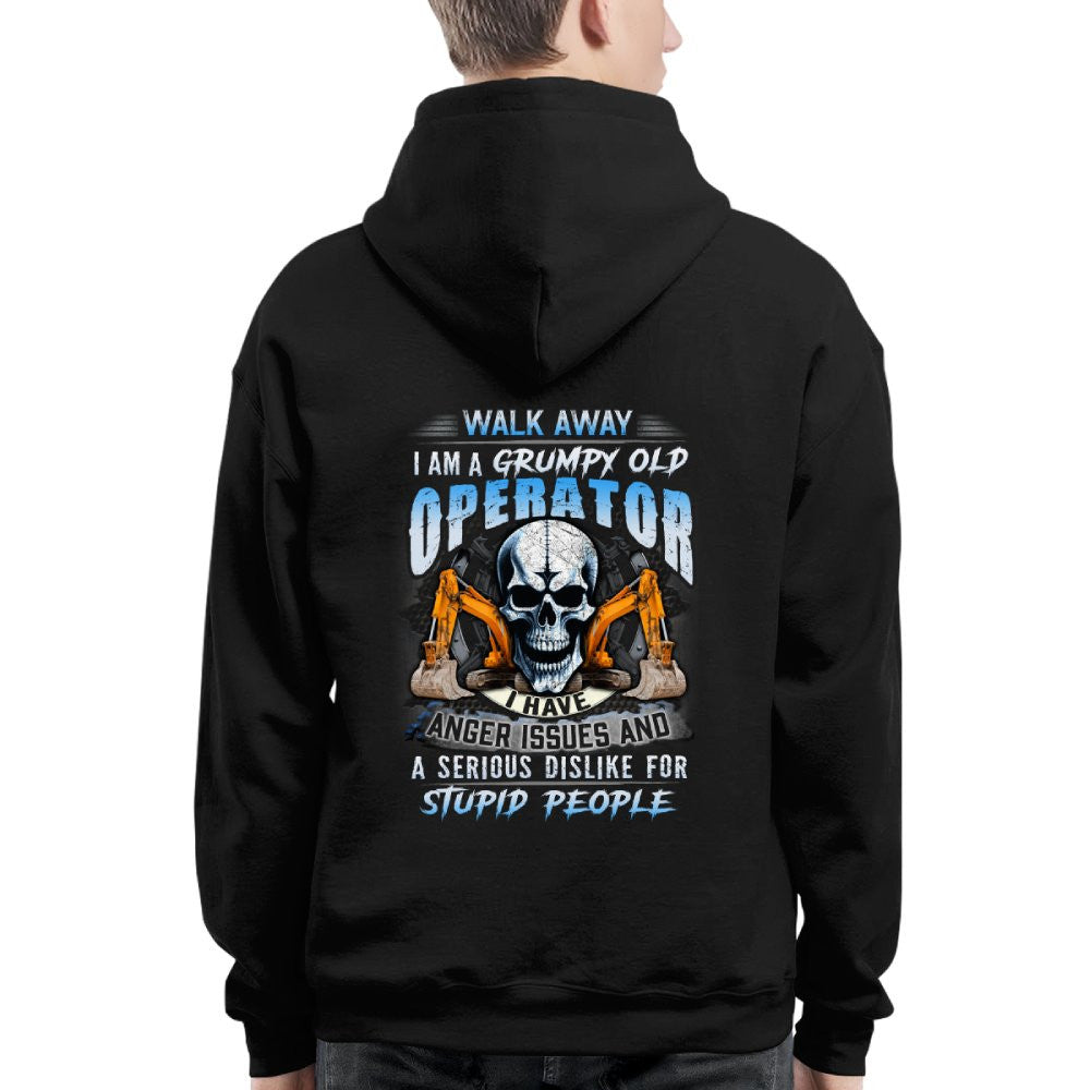 ANGERISSUES17-OPERATOR - grunx260804-0176